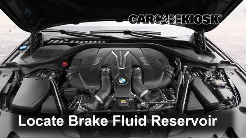 2018 BMW M550i xDrive 4.4L V8 Turbo Líquido de frenos